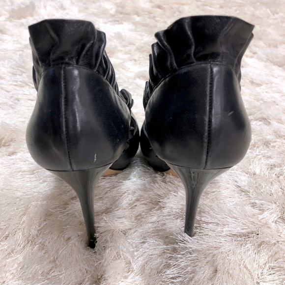 Alexander McQueen Black Ruffled Heels - Picture 6 of 7